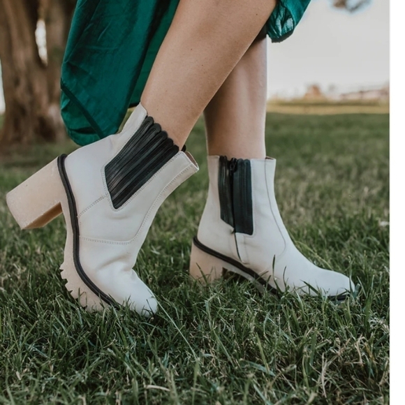 Free People James Chelsea Boots bone White leather size 38 - Picture 1 of 14